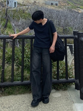 「COS（コス）のスリムフィット リブ編み ヘンリーTシャツ（Tシャツ/カットソー、ブルー系）」を使った、kojiさん（メンズ・174cm）の夏コーディネート