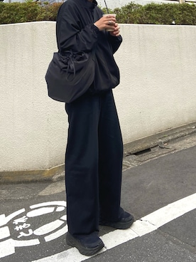 「COS（コス）のアイテム（パンツ）」を使った、kojiさん（メンズ・173cm）の春コーディネート
