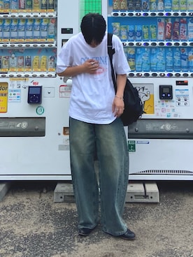 「COVERNAT（カバーナット）のBRUSH LETTERING GRAPHIC T-SHIRT（Tシャツ/カットソー、ホワイト系）」を使った、kojiさん（メンズ・174cm）の夏コーディネート