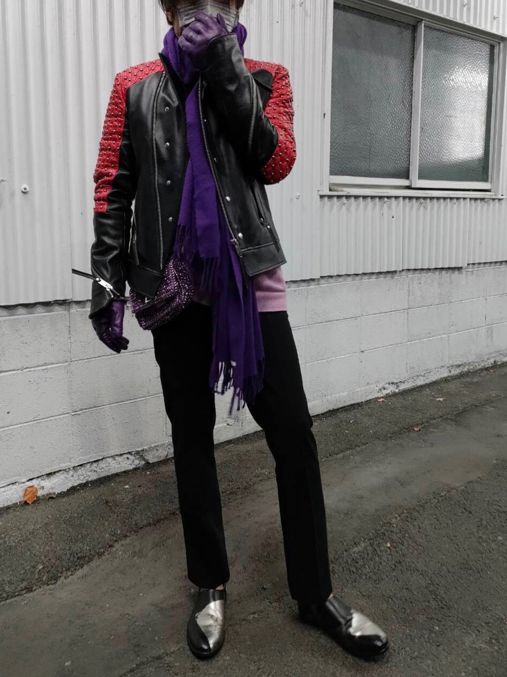 「秋服、レイヤードスタイル、レイヤー、レザージャケット」｜「GIVENCHYのアイテム（スラックス、ブラック系）」を使った、yuriさん（メンズ・175cm）の秋コーディネートの1枚目の写真