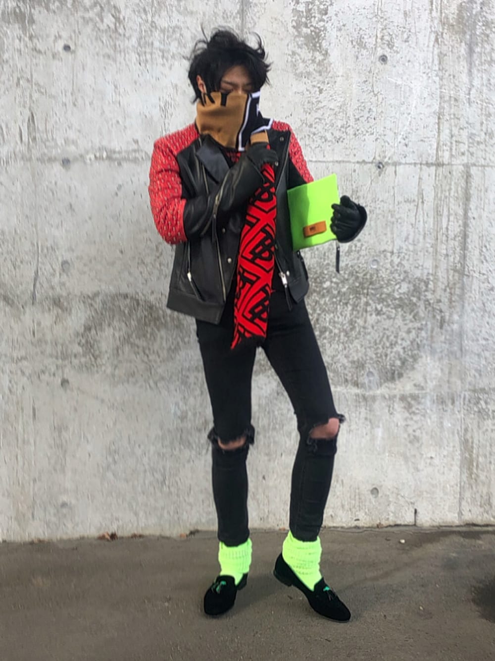 「ルーズソックス、Michael Jackson、マイケルジャクソン」｜「ARFANGOのアイテム（シューズ、ブラック系）」を使った、yuriさん（メンズ・175cm）の冬コーディネートの1枚目の写真