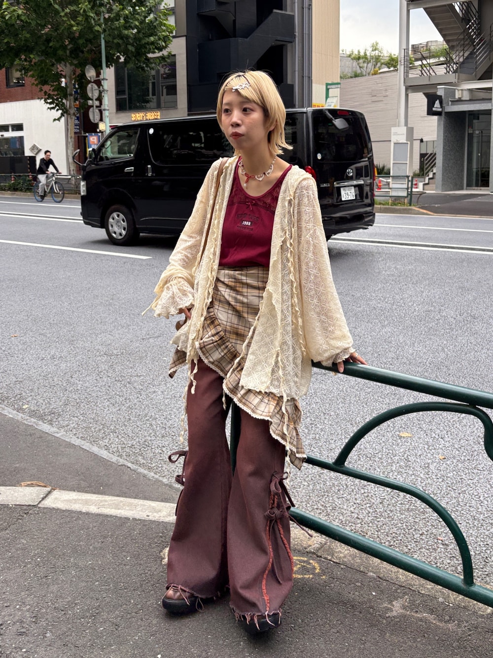 「CIAOPANIC、ciaopanic、チャオパニック、チャオパニック(Ciaopanic)」｜「CIAOPANICのレース切替刺繍ロゴタンクトップ（キャミソール、レッド系）」を使った、こざるさん（レディース・158cm）の夏コーディネートの1枚目の写真