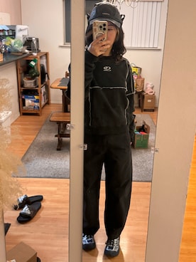 「UNIQLO（ユニクロ）のアイテム（カーゴパンツ、ブラック系）」を使った、kuribo さん（レディース・155cm）の春コーディネート