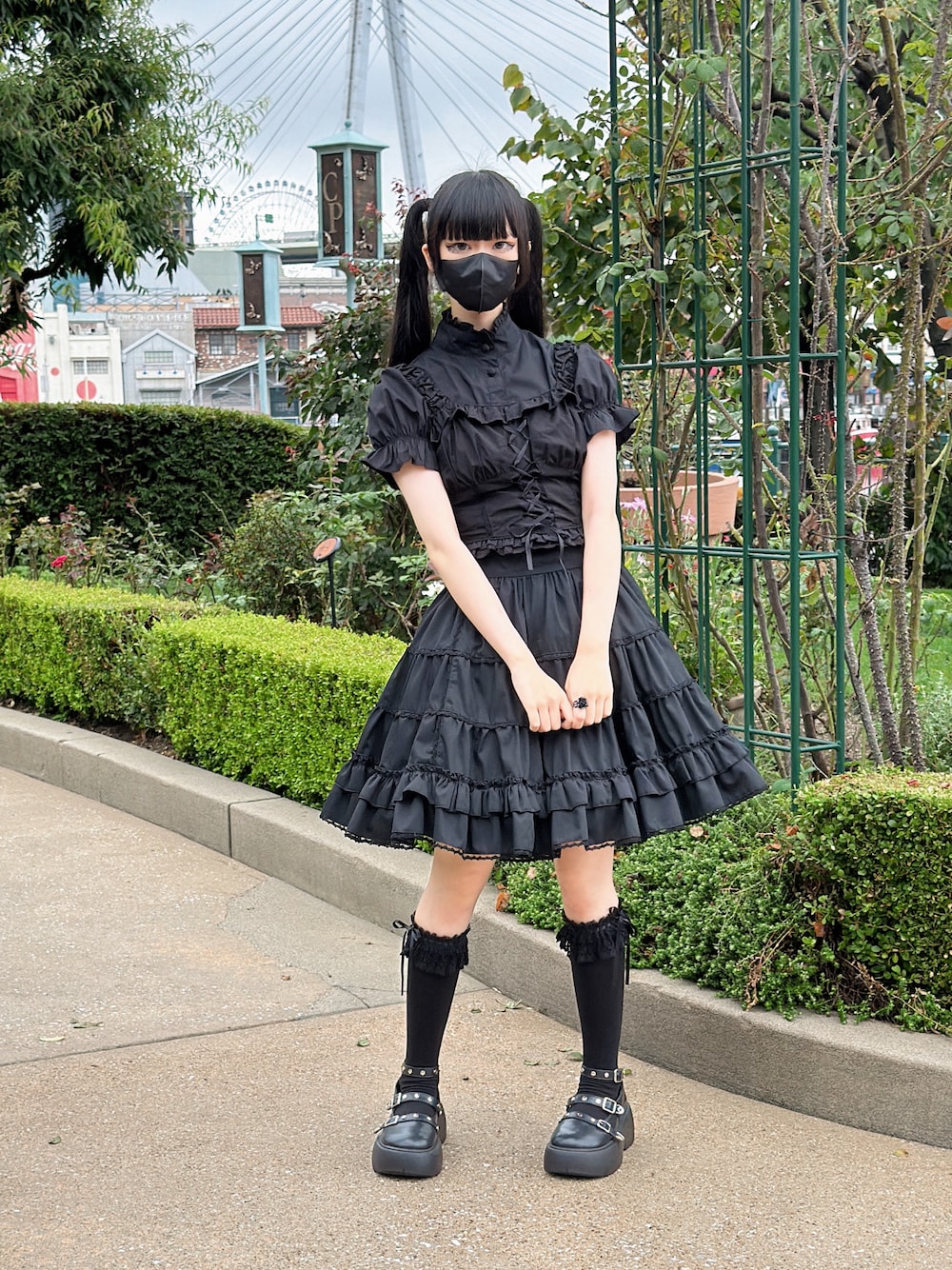 スカートを使った「黒ロリ」の人気ファッションコーディネート - WEAR