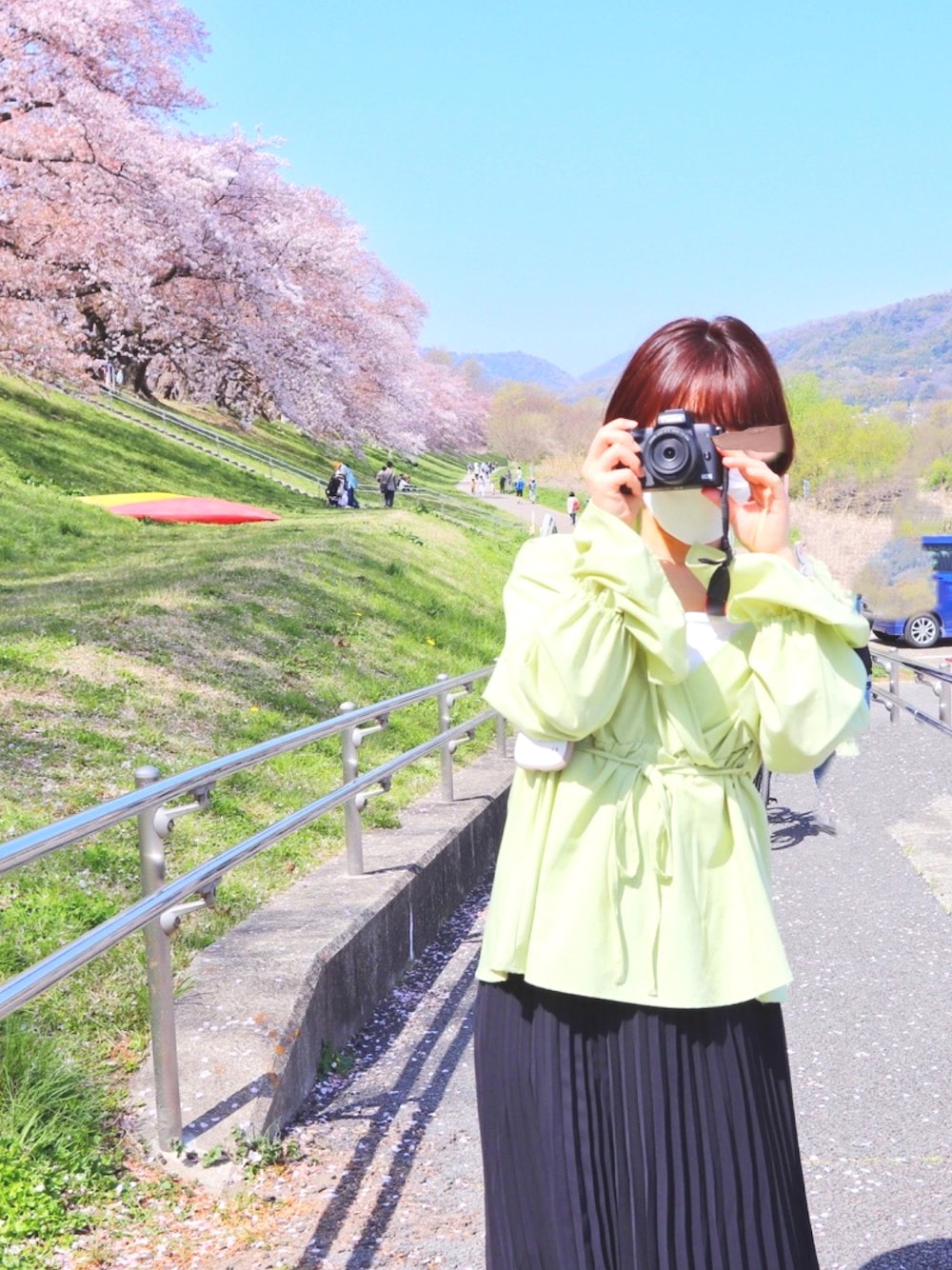 「シンプル、GU、桜、春コーデ、お花見、ローリーズファーム(LOWRYS FARM)」｜「LOWRYS FARMの２ＷＡＹカシュクールブラウスＬＳ　263699（シャツ/ブラウス、グリーン系）」を使った、こめ☺︎さん（レディース・149cm）の春コーディネートの1枚目の写真