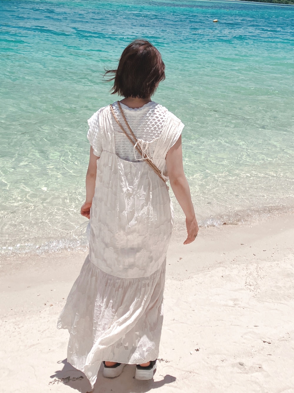 「夏コーデ、夏、ootd、Kastane、低身長」｜「Kastaneの【低身長向けサイズあり】シアージャガードレースノースリワンピース（ワンピース、ホワイト系）」を使った、こめ☺︎さん（レディース・149cm）の夏コーディネートの1枚目の写真