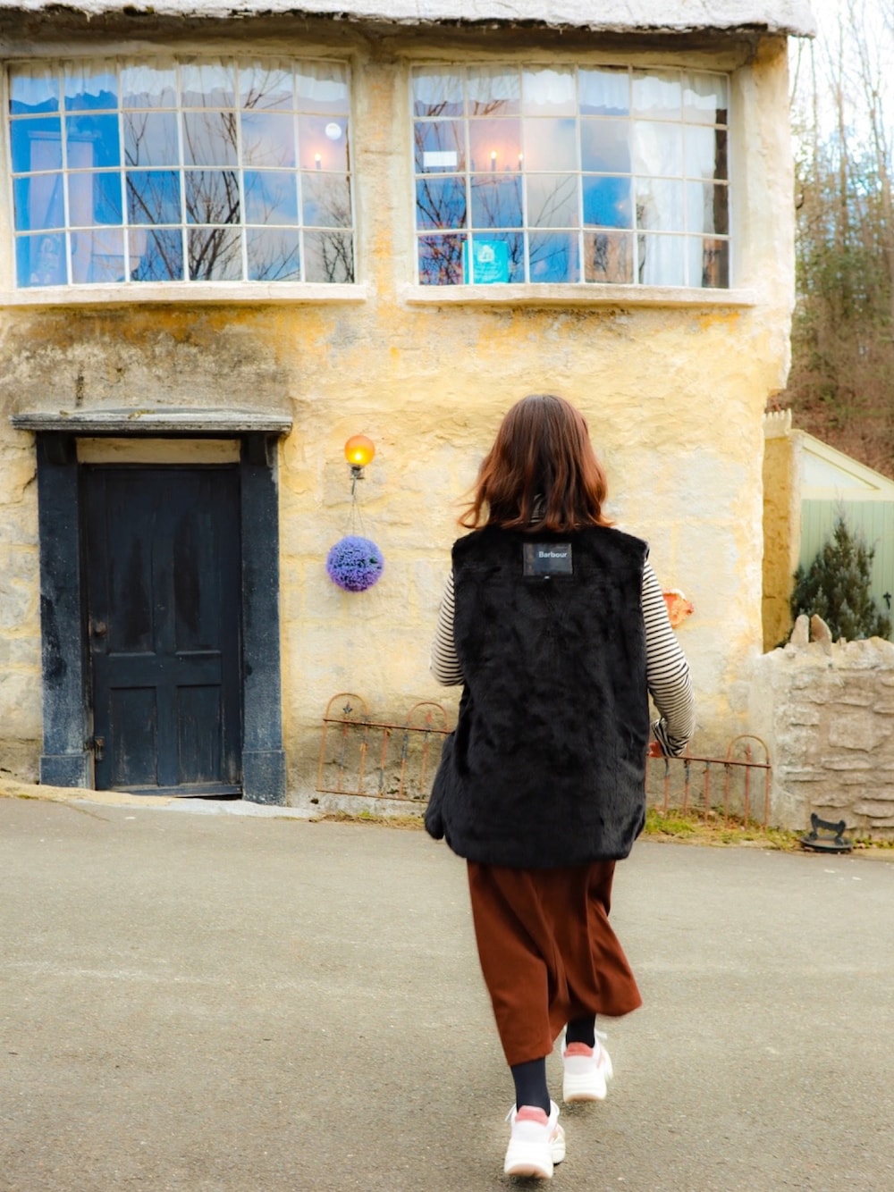 「大人カジュアル、シンプル、カジュアル、チョコ色に染まれ、ボーダー、barbour、TINA:JOJUN」｜「Lucidaの【Vera】#厚底スニーカー（スニーカー、ベージュ系）」を使った、こめ☺︎さん（レディース・149cm）の冬コーディネートの1枚目の写真