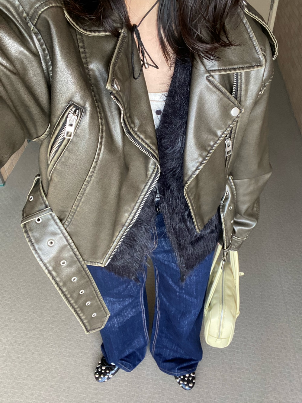 「春めき満開コーデ、春服コーデ、バターイエロー、差し色コーデ、ライダース、カーディガン、デニム、バレーシューズ、パンツコーデ、大人かわいい、お洒落さんとつながりたい、高身長女子、春ニット、大人カジュアルコーデ、ZARA」｜「ZARAのアイテム（ライダースジャケット、グリーン系）」を使った、nichikaさん（レディース・163cm）の春コーディネートの1枚目の写真
