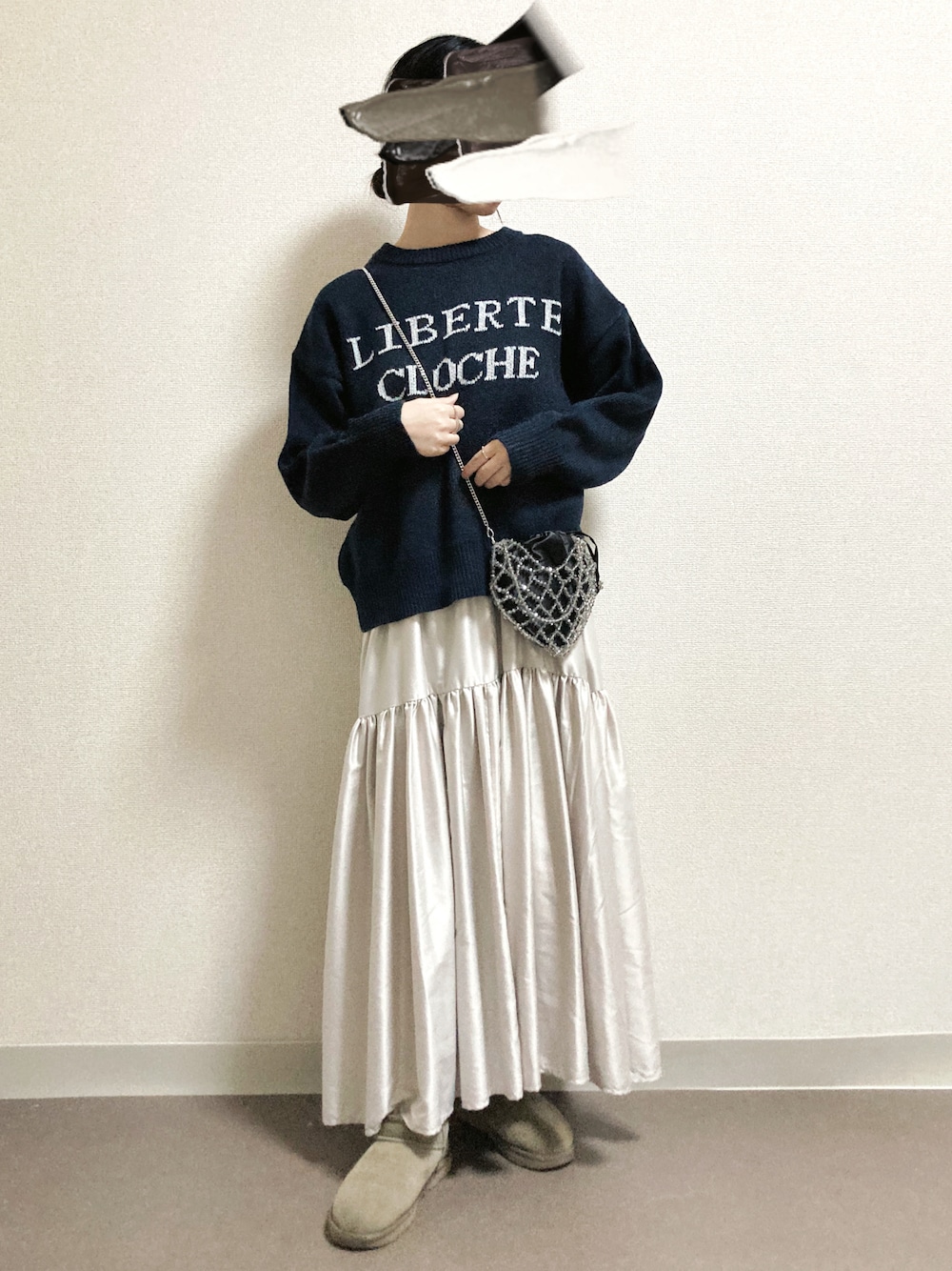 ZARAのショルダーバッグを使った「ビーズバッグ」の人気
