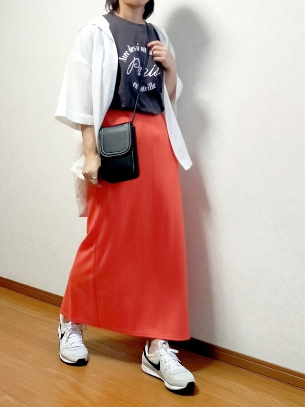 ã°ã¬ãŒç³»ã®Tã·ã£ã/ã«ãããœãŒãã¬ããç³»ã®ã¹ã«ãŒãããã¯ã€ãç³»ã®ã·ã£ã/ãã©ãŠã¹ãççšããã¬ãã£ãŒã¹ã®å€ã³ãŒãã£ããŒãã®1æç®ã®åç