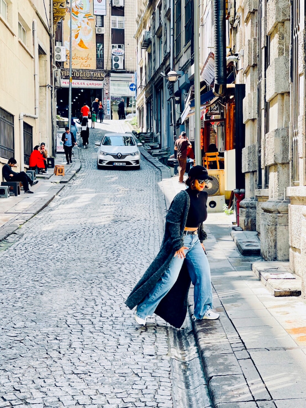 「istanbul」｜「American Eagleのアイテム（デニムパンツ、ブルー系）」を使った、jira2020さん（レディース・154cm）の夏コーディネートの1枚目の写真