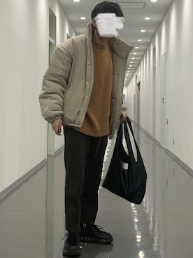 「グレージュ」｜「アイテム（ダウンジャケット/コート）」を使った、Kaiseiさん（メンズ・164cm）の冬コーディネート