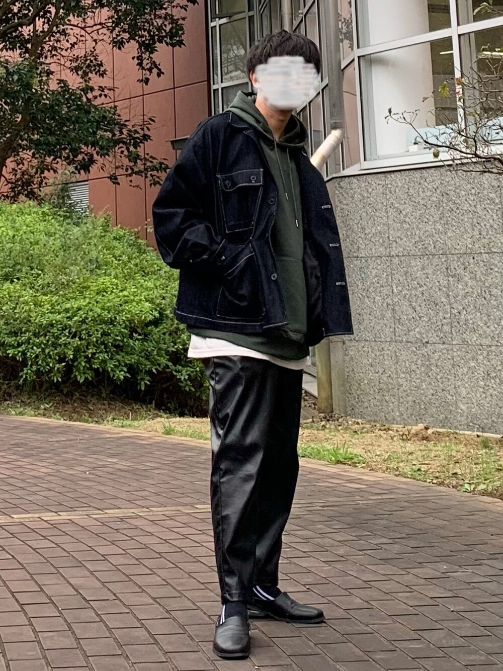 「wearhalloween2021、ootd、リラックススタイル、デニムジャケット、レザーパンツ、低身長、パーカー」｜「THE MORNING AFTERの[ WEARISTA ユウト × T.M.A LAB ] WIDE SILHOUETTE DENIM JACKET / ワイドシルエット デニム ジャケット / yutotma（デニムジャケット、ブラック系）」を使った、Kaiseiさん（メンズ・164cm）の秋コーディネートの1枚目の写真