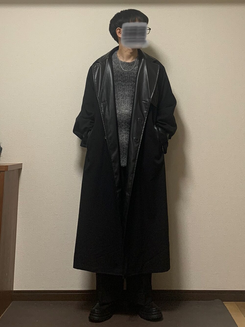Ellno Loset（エルノロゼット）の「ビーガンレザー切り替えトレンチ