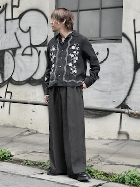 「CASPER JOHN（キャスパージョン）のアイテム（スラックス）」を使った、KE-ICHIさん（メンズ・177cm）の春コーディネート