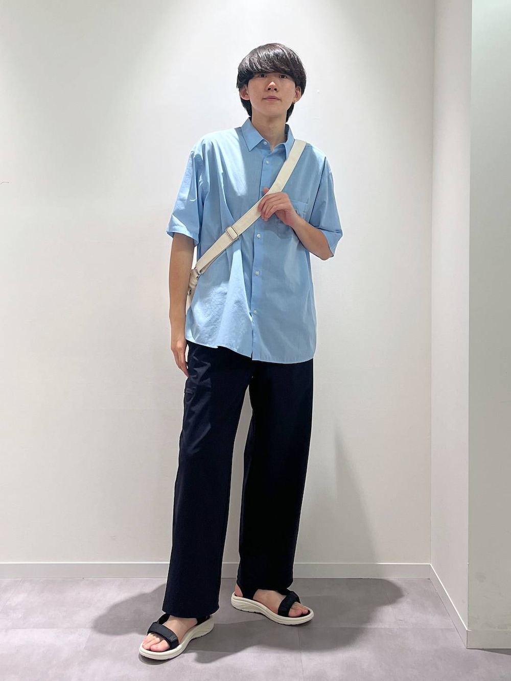 2WAYキャンバスZIPショルダーM/288514を使った人気ファッション