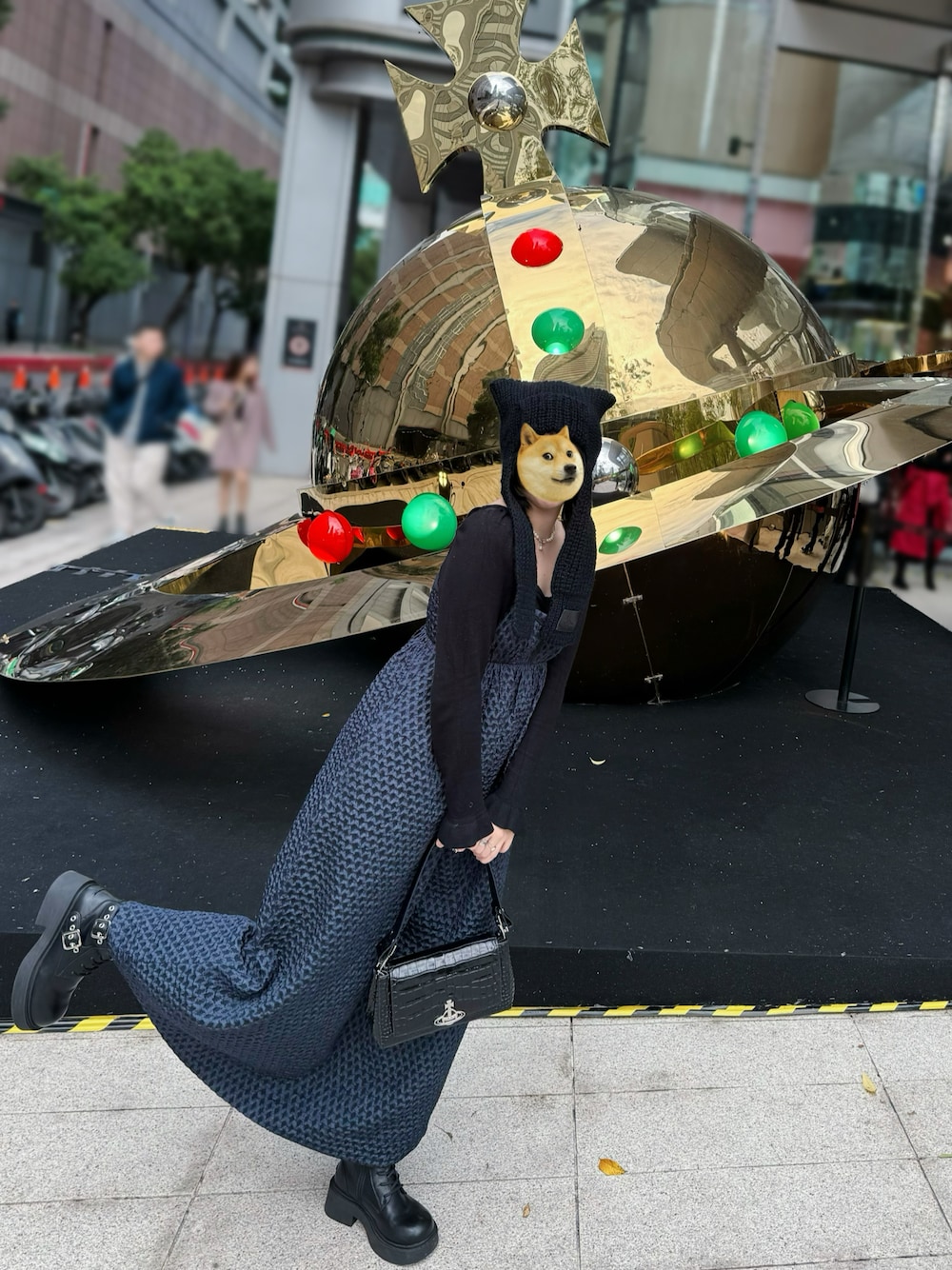 「Vivienne Westwoodのアイテム（ショルダーバッグ、ブラック系）」を使った、Kaiju🐈‍⬛さん（レディース・158cm）の冬コーディネートの1枚目の写真