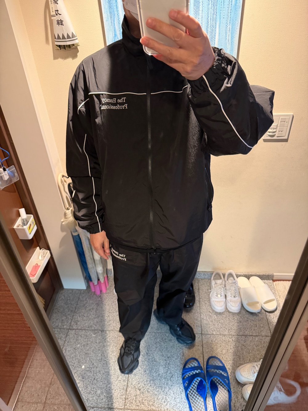 ナイロンジャケットを使った「ennoy」の人気ファッション