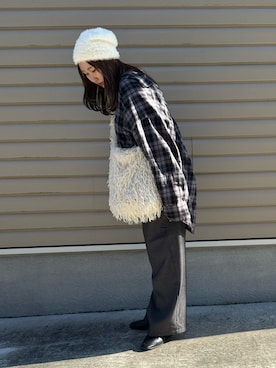 「SMELLY（スメリー）のシャギービーニー（ニットキャップ/ビーニー）」を使った、yukiさん（レディース・155cm）の秋コーディネート