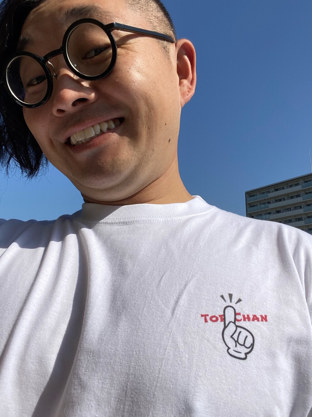 「おしゃれさんと繋がりたい、トップシークレット、まさじ、SUZURI」｜「トップちゃんのアイテム（Tシャツ/カットソー、ホワイト系）」を使った、トップシークレット まさじさん（メンズ・170cm）の秋コーディネートの1枚目の写真