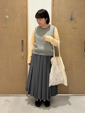「ニットベスト」｜「アイテム（スカート、グレー系）」を使った、bulle de savonさん（レディース・151cm）の秋コーディネート