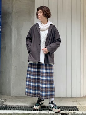 アルパカ混ウールチェック タックスカートを使った人気ファッション