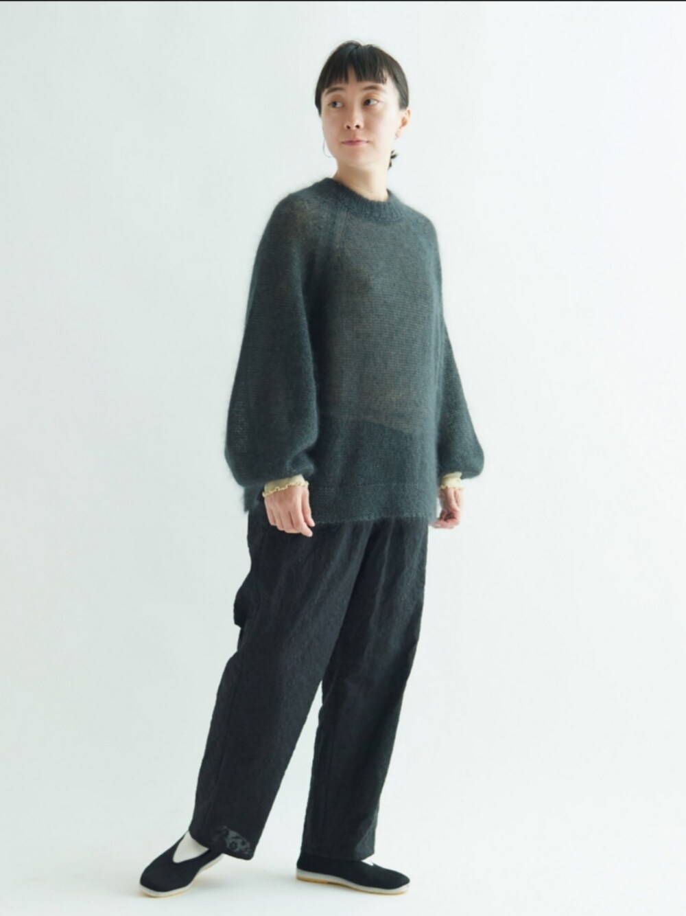 yuni（ユニ ）の「花刺繍パンツ（その他パンツ）」 - WEAR