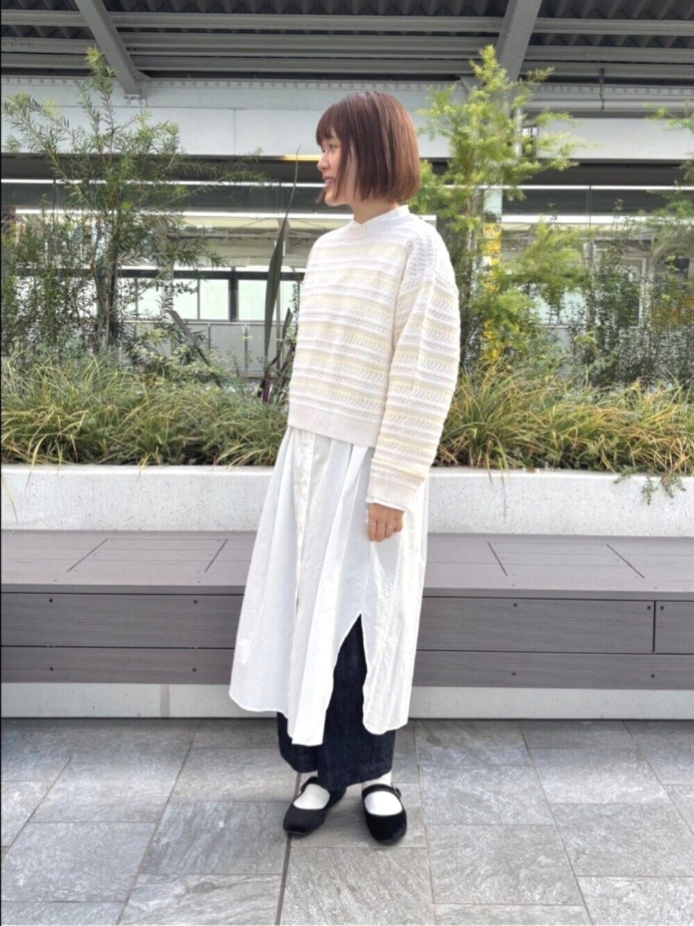 yuni（ユニ ）の「△cotton denim back gom パンツ（デニムパンツ