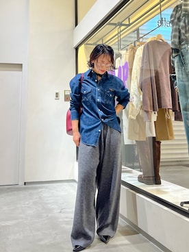 「Whim Gazette（ウィムガゼット）の【Wrangler】刺繍デニムシャツ（シャツ/ブラウス、ブルー系）」を使った、miyakoshi＿87さん（レディース・158cm）の秋コーディネート
