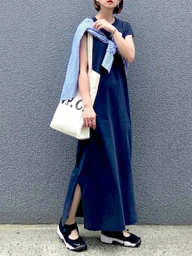 「A.P.C.（アーペーセー）のTOTE LAURE  BLACK LOGO JPS（トートバッグ）」を使った、SIZUさん（レディース・156cm）の夏コーディネート
