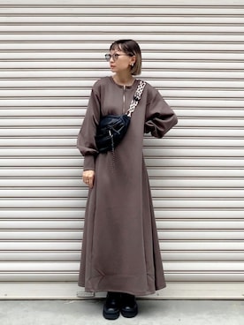 「アイテム（ボディバッグ/ウエストポーチ）」を使った、SIZUさん（レディース・156cm）の秋コーディネート