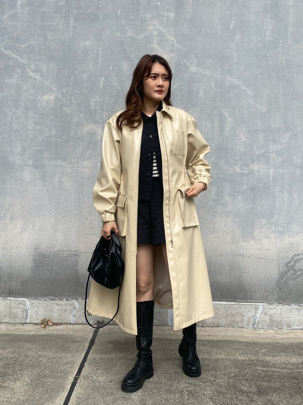 「秋のコーデ、オトナカジュアル、セットアップ、キルティング、レザー、ロングブーツ、ショートパンツ、ootd、コート、ZARA」｜「searoomlynnのアイテム（ジャケット/アウター、ベージュ系）」を使った、みささん（レディース・162cm）の秋コーディネートの1枚目の写真