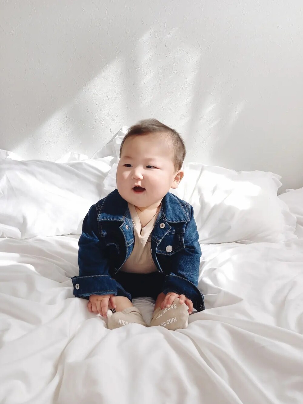 「7ヶ月男の子、7ヶ月、男の子ベビー、赤ちゃんコーデ、デニムジャケット、はるコーデ」｜「palty  pickのアイテム（デニムジャケット、ブルー系）」を使った、shizuliさん（キッズ・70cm）の春コーディネートの2枚目の写真
