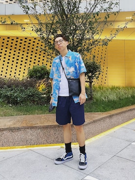 「SAINT LAURENT PARIS（サンローランパリ）のアイテム（バッグ）」を使った、Dyeさん（メンズ・170cm）の夏コーディネート