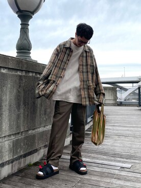 「PG（ピージー）のアイテム（サンダル）」を使った、RYOTAさん（メンズ・171cm）の秋コーディネート