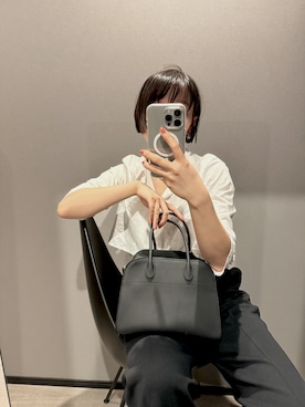 「THE ROW（ザロウ）のアイテム（手袋、ブラック系）」を使った、erikaさん（レディース・162cm）の秋コーディネート