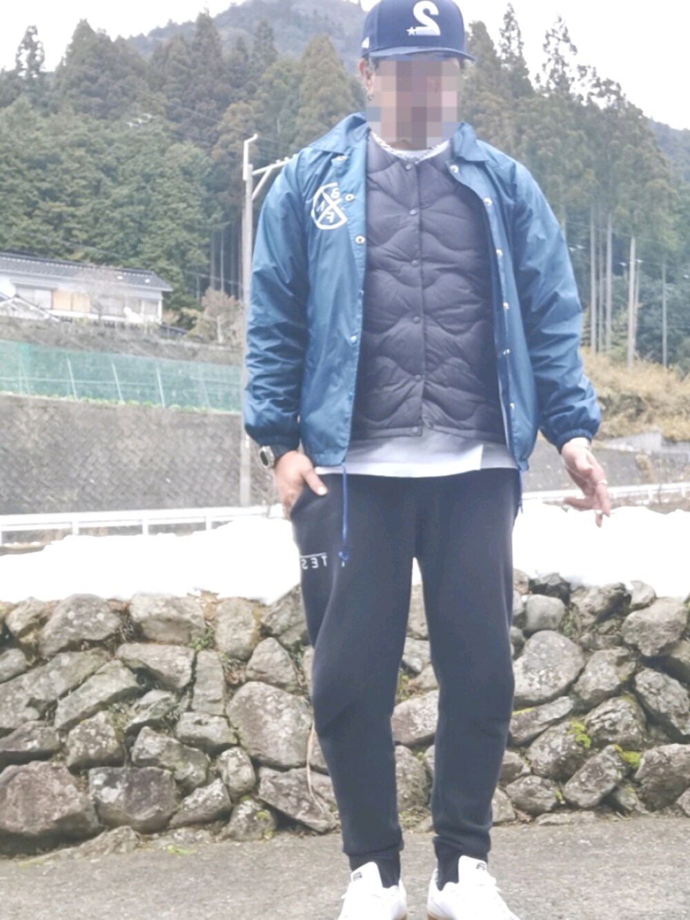「ラフ、シンプル、G-SHOCK、adidas、冬コーデ、大人カジュアル」｜「NEW ERAのアイテム（キャップ、ブルー系）」を使った、mightyfly12さん（メンズ・177cm）の冬コーディネートの1枚目の写真