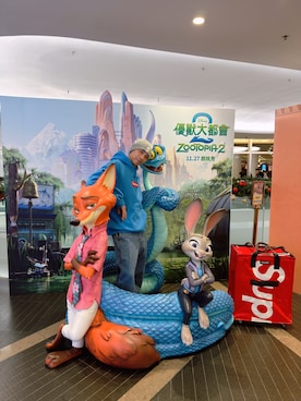 「Supreme （シュプリーム）のアイテム（バッグ）」を使った、Sam🇭🇰 さん（メンズ・179cm）の冬コーディネート