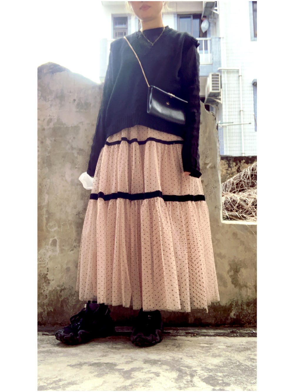 「冬コーデ、低身長女子、古着、AcneStudios、ACNE、sneakers、NINA RICCI、BEAMS、jouetie」｜「BEAMSのBEAMS / イージー ベスト（ベスト、ブラック系）」を使った、elppaKさん（レディース・161cm）の冬コーディネートの1枚目の写真