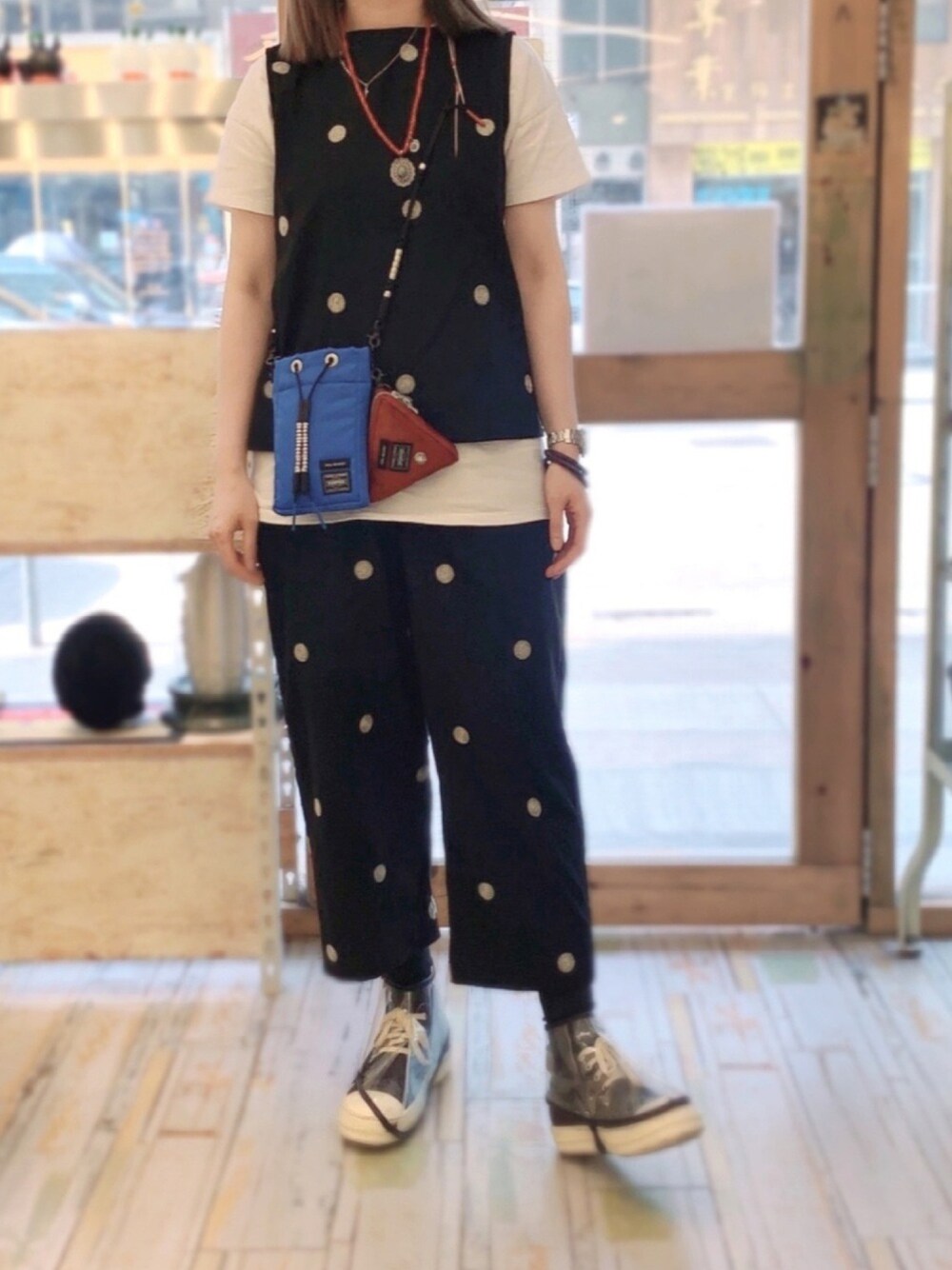 「ootd、夏、街頭穿搭、日系極簡、白T、pou dou dou、TOGA PULLA、RICK OWENS、黑白搭配」｜「POU DOU DOUのアイテム（トップス、ブラック系）」を使った、elppaKさん（レディース・161cm）の春コーディネートの1枚目の写真