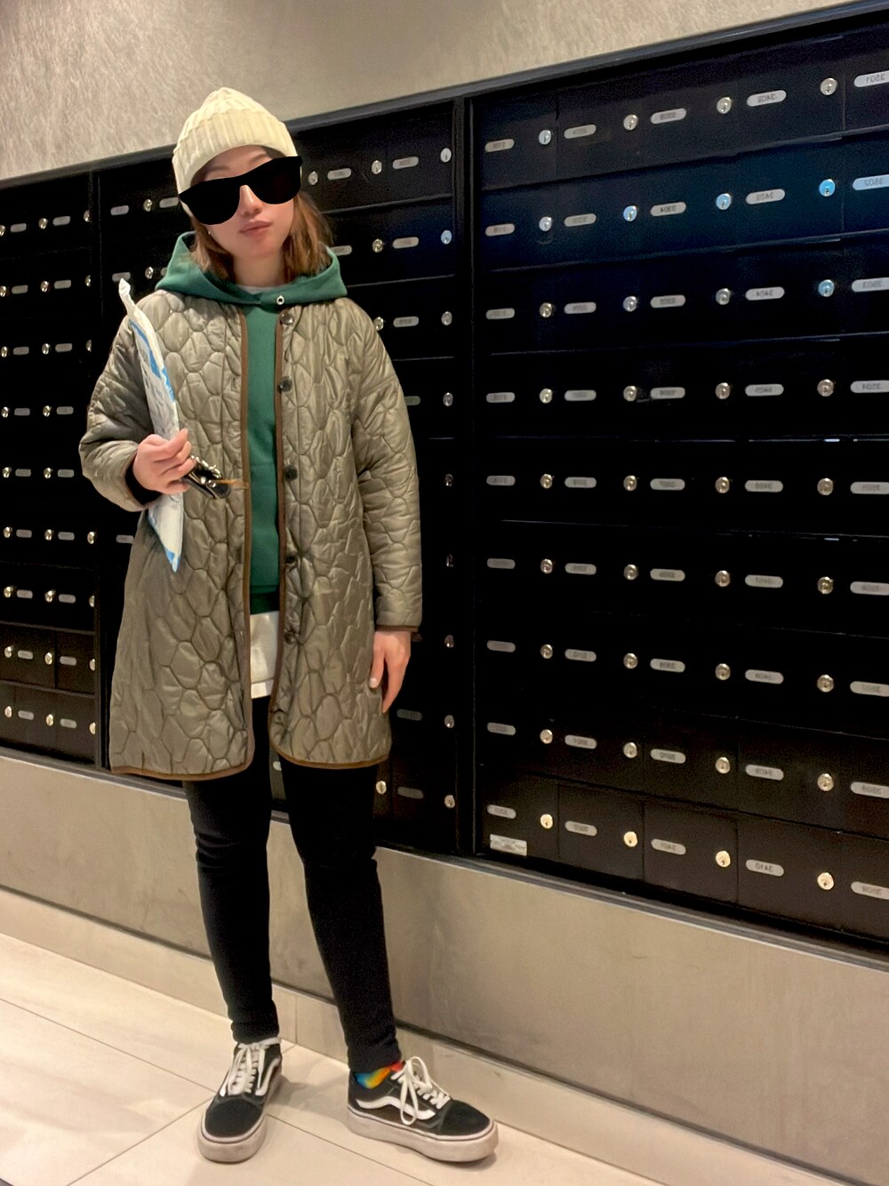 「ichi、休日スタイル、楽チンコーデ、leuchtfeuer、BEAMS、green、nano・universe、black pants、UNIQLO、white tshirt」｜「ichiのアイテム（ジャケット/アウター、グリーン系）」を使った、elppaKさん（レディース・161cm）の冬コーディネートの1枚目の写真