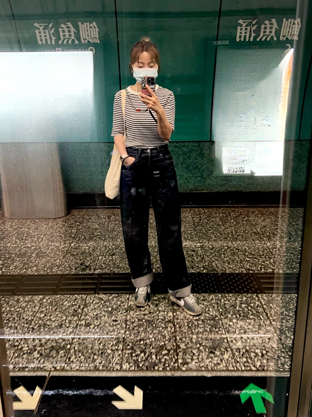 「秋、FREAK’Ｓ STORE、nano・universe、jeans、UNIQLO、nike x sacai、秋コーデ、MILKFED.、休日スタイル、sneakers」｜「UNIQLOのリブボーダーＵネックT（5分袖）（Tシャツ/カットソー、ホワイト系）」を使った、elppaKさん（レディース・161cm）の秋コーディネートの1枚目の写真