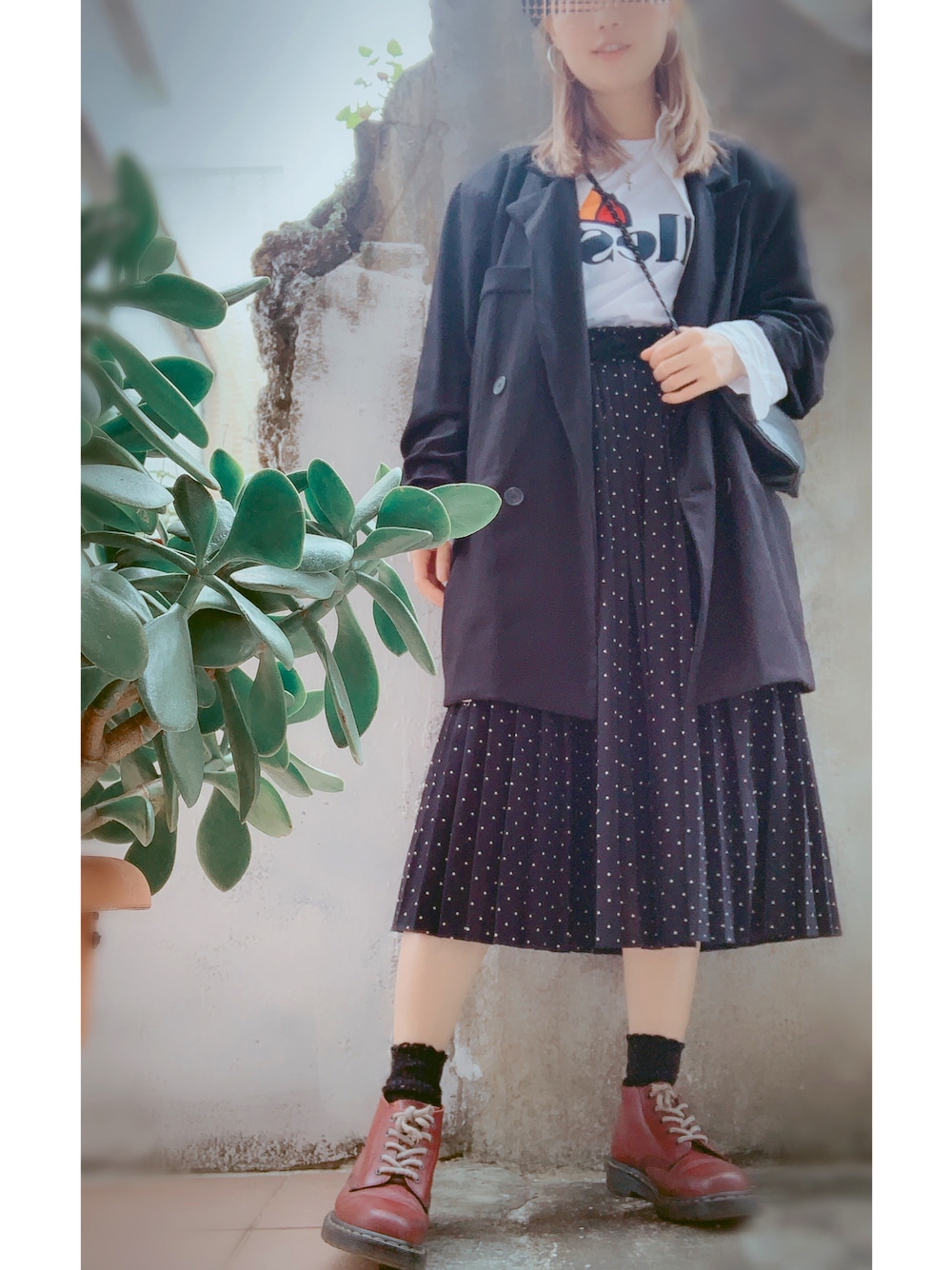 「ellesse、Tシャツ、Casualwear、casual、ISSEY MIYAKE、hat、Dr.Martens、ootd」｜「ellesseの【ellesse】ヘリテージロゴTEE（Tシャツ/カットソー、グレー系）」を使った、elppaKさん（レディース・161cm）の冬コーディネートの1枚目の写真