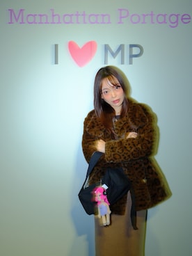 「アイテム（メッセンジャーバッグ）」を使った、三村有希さん（レディース・157cm）の秋コーディネート