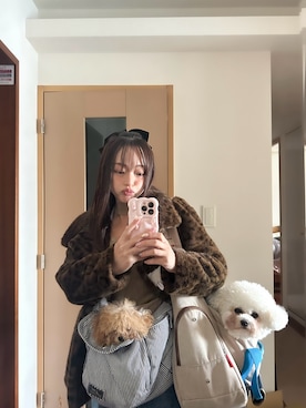 「アイテム（ヘアブラシ）」を使った、三村有希さん（レディース・157cm）の秋コーディネート