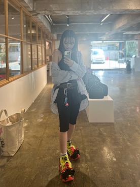 「アイテム（キャミソール、レッド系）」を使った、三村有希さん（レディース・157cm）の夏コーディネート