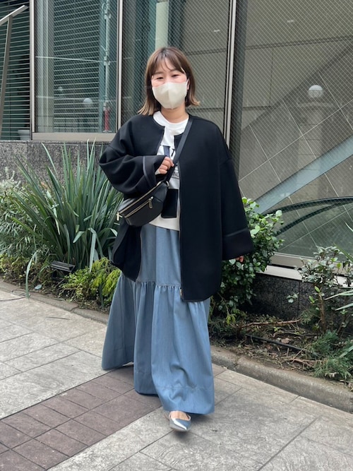 undixcors_officialchiaさんのノーカラーコートを使った