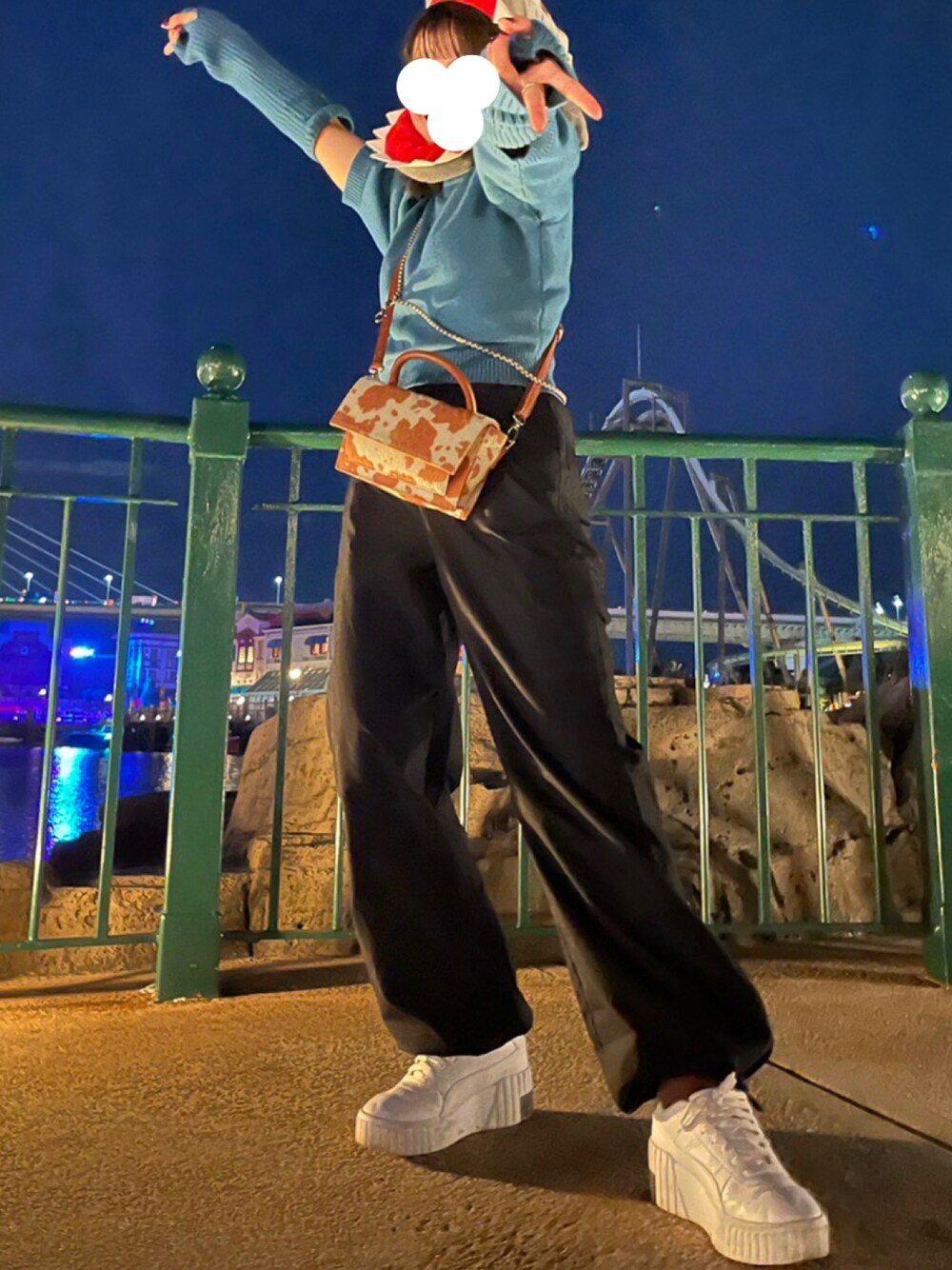 「ユニバ、アームウォーマー」｜「SHEL’TTERのアイテム（ショルダーバッグ、その他）」を使った、モさん（レディース・154cm）の春コーディネートの1枚目の写真