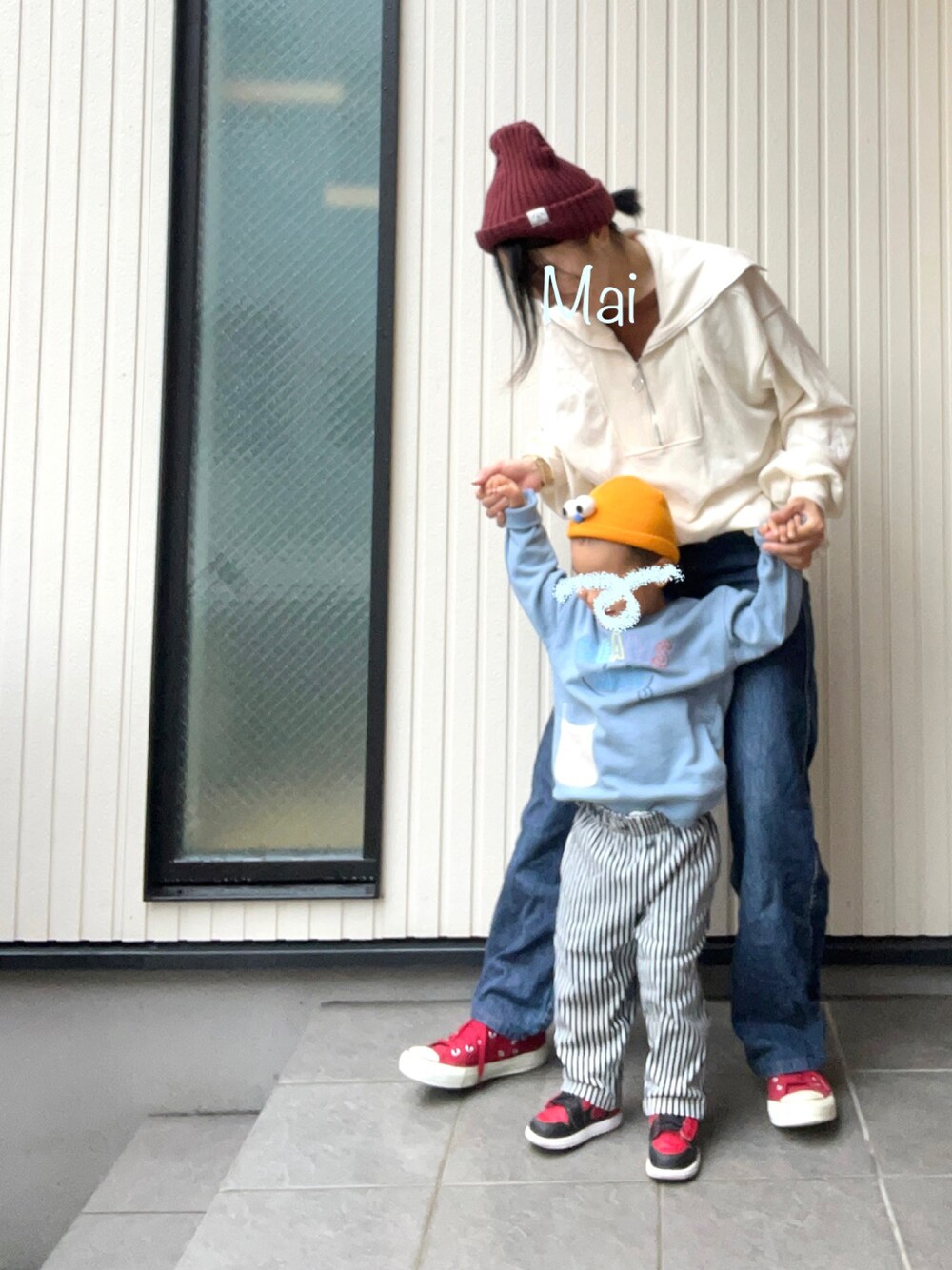 「おやこーで。、レッツ！コーデ動画、秋のコーデ、BEAMS、ビームス、beams mini、ビームスミニ、スニーカー、コンバース、NIKE、やっぱりデニムが好き、ストリート」｜「BEAMS miniのBEAMS mini / スマイル スウェット プルオーバー (90～130㎝)（スウェット、ブルー系）」を使った、mai✺maiさん（レディース・158cm）の秋コーディネートの1枚目の写真