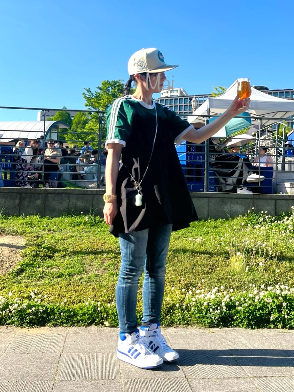 「スニーカー、adidas、フォーラム、スポーツミックス、やっぱりデニムが好き、simihaze、ビール」｜「adidasのアディカラー クラシックス 3ストライプ 半袖Tシャツ / ワンポイント / アディダスオリジナルス（Tシャツ/カットソー、グリーン系）」を使った、mai✺maiさん（レディース・158cm）の春コーディネートの1枚目の写真